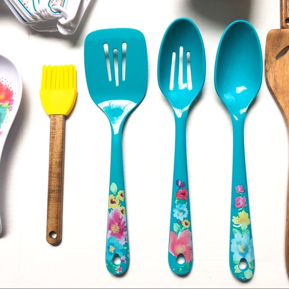 Pioneer Woman 20-piece Gadget Set NWOT - Picture 5 of 7